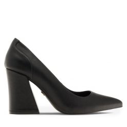 Czółenka Nine West. Czarne czółenka damskie Nine West, bez wzorów, bez obcasa, bez zapięcia. Za 199.99 zł.