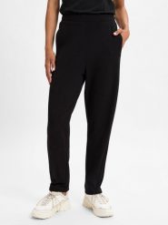 ARMEDANGELS spodnie materiałowe - Magdaalena Kobiety czarny, S. Czarne spodnie materiałowe damskie ARMEDANGELS, s, bez wzorów, z materiału. Za 449.95 zł.