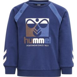 Bluza chłopięca Hummel Lassen. Niebieskie bluzy dla chłopców Hummel, bez wzorów, bez ramiączek, bez kaptura. Za 135.00 zł.