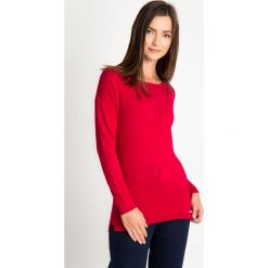 Malinowy sweter basic QUIOSQUE. Różowe swetry damskie QUIOSQUE, z dzianiny, z klasycznym kołnierzykiem. W wyprzedaży za 69.99 zł.