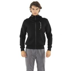 Kurtka wygodna z kaptur na co dzień na siłownię. Czarne kurtki męskie LEONE 1947 APPAREL, bez wzorów, z lycry, sportowe, bez kaptura. W wyprzedaży za 246.29 zł.