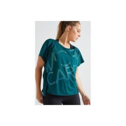 Koszulka fitness kardio damska 120 niebieska. Niebieskie koszulki sportowe damskie DOMYOS, bez wzorów, z elastanu, na fitness i siłownię. Za 29.99 zł.