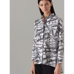Koszula z nadrukiem all over - Biały. Koszule damskie marki Mohito. Za 119.99 zł.