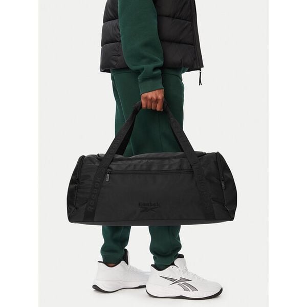 Torba sportowa Reebok. Czarne torby sportowe męskie Reebok, bez wzorów, małe. Za 149.99 zł.