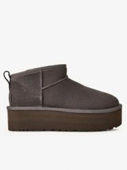 Damskie buty sportowe ikona stylu i komfortu W CLASSIC ULTRA MINI PLATFORM. Brązowe obuwie sportowe damskie UGG, bez wzorów, z gumy, trekkingowe. Za 747.35 zł.