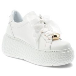 Sneakersy damskie Karino, cholewka ze skóry naturalnej licowej wiązanie z przodu szeroką wstążką metalowe detale zabudowany przód na grubszej podeszw. Białe półbuty damskie Karino, bez wzorów, ze skóry, bez obcasa, bez zapięcia. Za 649.00 zł.
