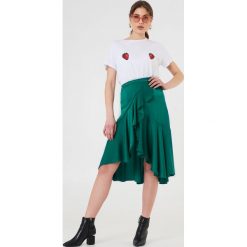 NA-KD T-shirt Strawberry - White. T-shirty damskie marki NA-KD. W wyprzedaży za 29.18 zł.