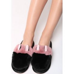 Czarne Kapcie Love Place. Czarne kapcie damskie Born2be, z materiału. Za 49.99 zł.
