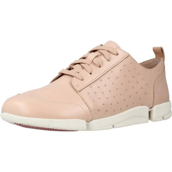Buty CLARKS TriAmelia Edge Rose. Czerwone obuwie sportowe damskie Clarks, trekkingowe. Za 240.99 zł.