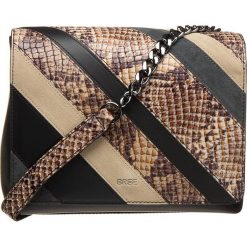 Skórzana torebka "Issia 5" w kolorze czarno-beżowym - 24 x 19 x 10 cm. Brązowe torby na ramię damskie marki BREE. W wyprzedaży za 773.95 zł.