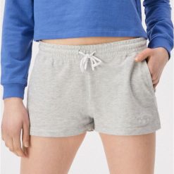 Dresowe szorty z napisem - Jasny szary. Szorty damskie marki Sinsay. Za 29.99 zł.