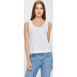 Review - Top. Topy damskie marki Review. W wyprzedaży za 27.90 zł.