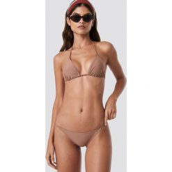 NA-KD Swimwear Dół bikini z cienkim paseczkiem - Pink. Bikini damskie marki NA-KD Swimwear. Za 32.00 zł.