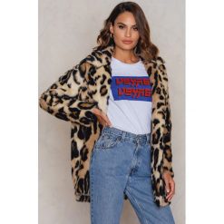 NA-KD Trend Kurtka ze sztucznego futra Leo - Brown,Beige,Multicolor. Kurtki damskie marki NA-KD Trend. Za 404.95 zł.