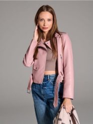 Kurtka - różowy. Czerwone kurtki damskie Sinsay, l, bez wzorów, bez kaptura. W wyprzedaży za 35.99 zł.