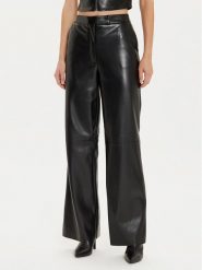Guess Spodnie z imitacji skóry Vixen W4PB68 WF8Q0 Czarny Regular Fit. Czarne spodnie materiałowe damskie Guess, s, z aplikacjami, ze skóry. Za 339.99 zł.
