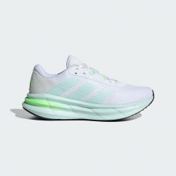 Buty Galaxy 7 Running. Białe obuwie sportowe damskie Adidas, bez wzorów, do biegania. Za 260.00 zł.