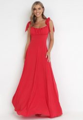 Czerwona Rozkloszowana Sukienka Maxi z Wiązanymi Ramiączkami Lisija. Czerwone sukienki damskie Born2be, m, bez wzorów, eleganckie, bez kołnierzyka, bez ramiączek, maxi, rozkloszowane. Za 129.99 zł.