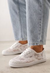 Białe Tenisówki Ozdobione Koronką Tarinela. Białe trampki i tenisówki damskie Born2be, z aplikacjami, z jeansu, bez zapięcia. Za 49.99 zł.