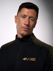 4F Bluza treningowa regular bez kaptura męska 4F x Robert Lewandowski - czarna L. Czarne bluzy męskie 4f, l, bez wzorów, z materiału, bez kaptura. Za 249.99 zł.