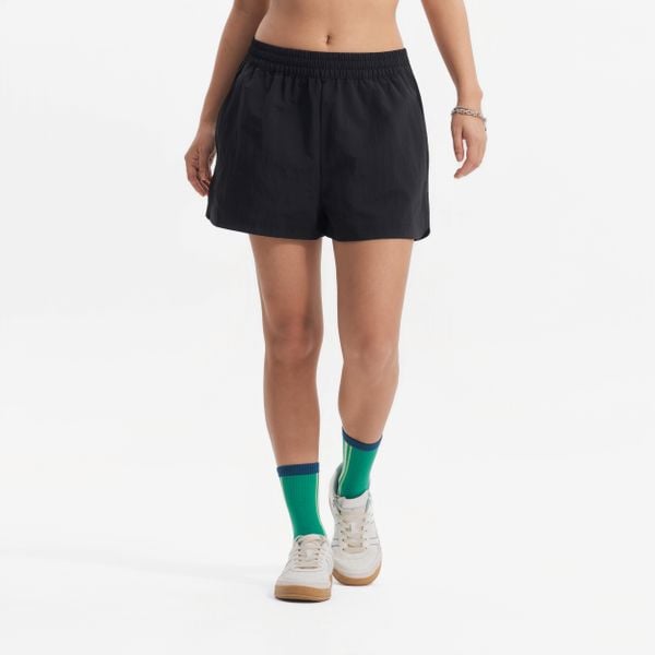 Spodenki damskie Elementals. Czarne szorty damskie Decathlon, na lato, m, bez wzorów, z dresówki. Za 59.99 zł.