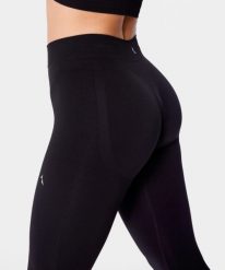 Legginsy bezszwowe z push-up dla kobiet na siłownię Carpatree Eris. Czarne legginsy damskie Carpatree, xs, bez wzorów, z dzianiny. Za 175.99 zł.