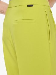 Hugo Spodnie materiałowe Helepher 50508637 Zielony Relaxed Fit. Zielone spodnie materiałowe damskie Hugo, bez wzorów, z materiału. Za 1,219.00 zł.