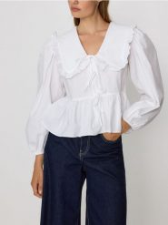 Bluzka z kołnierzem - biały. Białe bluzki damskie Reserved, l, bez wzorów, z bawełny, bez kołnierzyka, bez ramiączek. Za 149.99 zł.