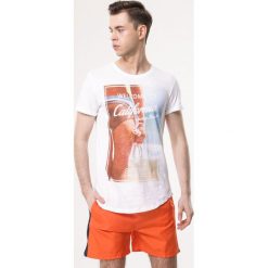 Pomarańczowe Szorty Cline. Spodnie materiałowe męskie marki Born2be. Za 29.99 zł.
