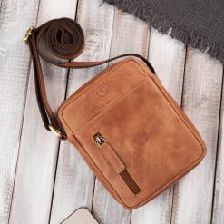 Saszetka męska na ramię skórzana koniakowa mała Paolo Peruzzi AY-05-HCG. Saszetki męskie z nylonu, eleganckie, małe. Za 119.00 zł.