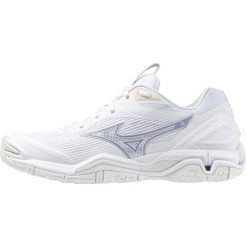 Damskie buty halowe Mizuno Wave Stealth 6. Białe obuwie sportowe damskie Mizuno, bez wzorów, do piłki ręcznej, mizuno wave. W wyprzedaży za 559.00 zł.
