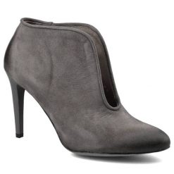 Szare Botki Damskie Carinii Buty Na Obcasie. Szare botki damskie Carinii, na wiosnę, z nubiku, bez obcasa, na obcasie, bez zapięcia. Za 199.00 zł.