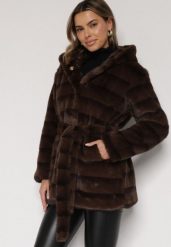 Brązowa Futrzana Kurtka z Nieodpinanym Kapturem i Paskiem Zetova. Brązowe kurtki damskie Born2be, m, bez wzorów, z futra. Za 239.99 zł.