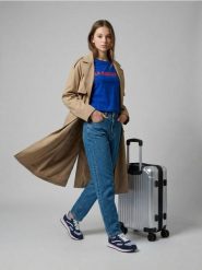 Bawełniana koszulka z napisem LA BAGUETTE - niebieski. Niebieskie t-shirty damskie Sinsay, l, bez wzorów, z bawełny, bez kołnierzyka. Za 25.99 zł.