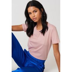 NA-KD Basic T-shirt basic - Pink. T-shirty damskie marki NA-KD Basic. W wyprzedaży za 21.18 zł.