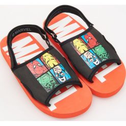 Sandały marvel - Czerwony. Sandały chłopięce marki bonprix. Za 29.99 zł.