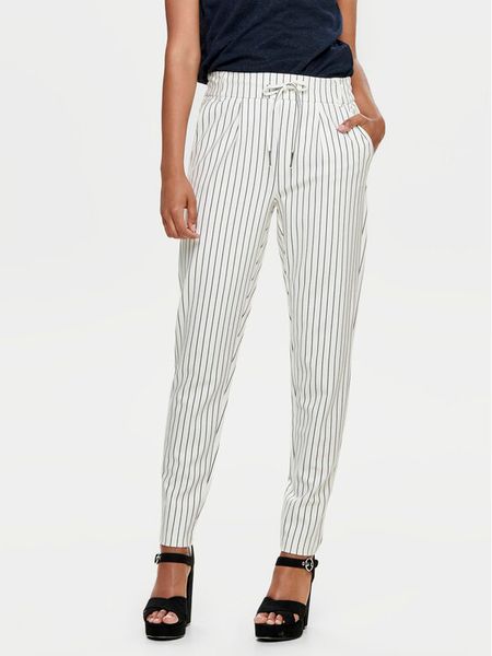 ONLY Spodnie materiałowe 15176615 Biały Regular Fit. Białe spodnie materiałowe damskie Only, xs, bez wzorów, z materiału. Za 79.99 zł.