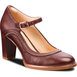 Półbuty CLARKS - Ellis Mae 261351074 Tan Leather. Półbuty damskie marki Clarks. W wyprzedaży za 249.00 zł.