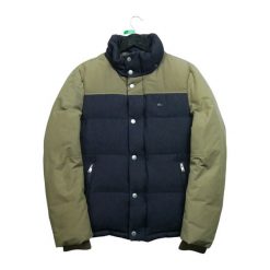 Second life - Kurtka puchowa Lacoste - Stan bardzo dobry. Niebieskie kurtki damskie Lacoste, bez wzorów, z puchu, bez kaptura, trekkingowe. Za 380.66 zł.