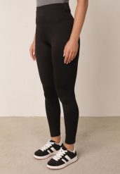 Czarne Elastyczne Legginsy z Wysokim Stanem Felizia. Czarne legginsy sportowe damskie Born2be, l, bez wzorów, z jeansu, z podwyższonym stanem, krótkie, trekkingowe. Za 79.99 zł.