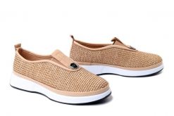 BOMBONELLA G028 409 T08 70-216 beżowy, półbuty damskie. Brązowe półbuty damskie Bombonella, bez wzorów, z gumy, bez obcasa, bez zapięcia. Za 274.90 zł.