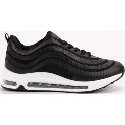 Białe Modne Buty Sportowe. Białe obuwie sportowe damskie ButyModne, bez wzorów, Adidas Advantage. W wyprzedaży za 139.00 zł.