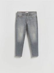 Jeansy skinny z efektem sprania - jasnoszary. Szare jeansy męskie Reserved. Za 129.99 zł.