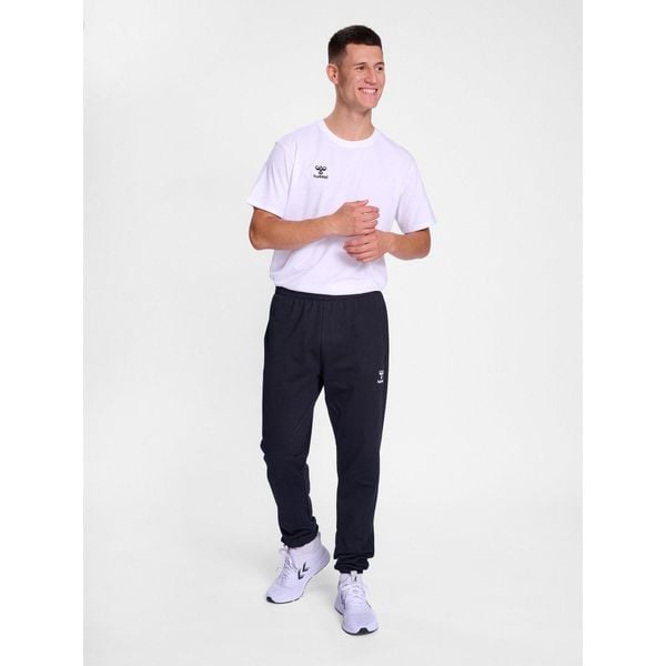 Spodnie hmlGO 2.0 SWEATPANTS. Czarne spodnie sportowe męskie Hummel, l, bez wzorów, z bawełny, do biegania. Za 193.50 zł.