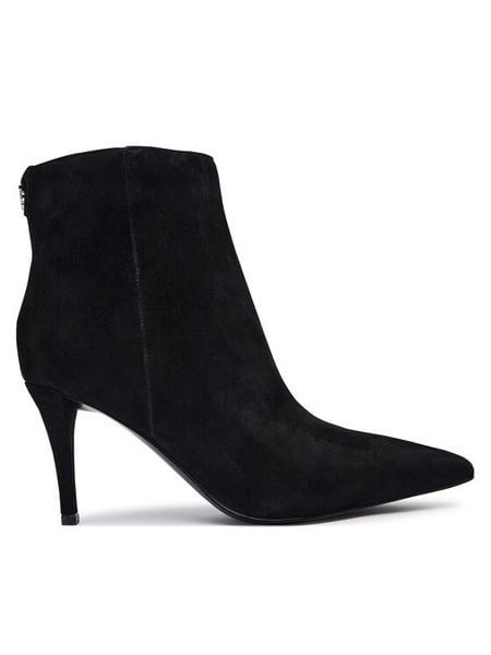 Guess Botki FLFCLZ SUE10 Czarny. Czarne botki damskie Guess, bez obcasa, na szpilce, bez zapięcia. Za 674.99 zł.