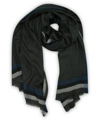 Lekki Szalik Wiosenno-Jesienny, Popielaty w Niebiesko-Białe Paski, Jodełka, Męski, Przejściowy -TEER. Szare paski damskie Teer, bez wzorów, z materiału, eleganckie. Za 45.00 zł.