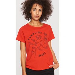 T-shirt z nadrukiem - Czerwony. Czerwone t-shirty dla chłopców Reserved, z nadrukiem. Za 49.99 zł.