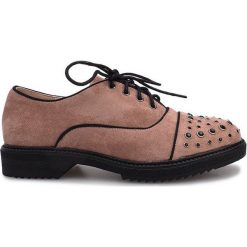 Różowe Różowy półbuty z ćwiekami Raymonde. Czerwone półbuty damskie ButyModne, bez wzorów, eleganckie, bez obcasa, na obcasie, bez zapięcia. Za 64.00 zł.