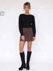 Sweter regular fit z dekoracyjnymi guzikami na mankiecie - czarny. Czarne swetry damskie Sinsay, l, bez wzorów, bez kołnierzyka, bez ramiączek, bez kaptura. Za 45.99 zł.