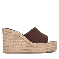 Espadryle Calvin Klein. Brązowe klapki damskie Calvin Klein, bez wzorów, bez obcasa. Za 489.99 zł.